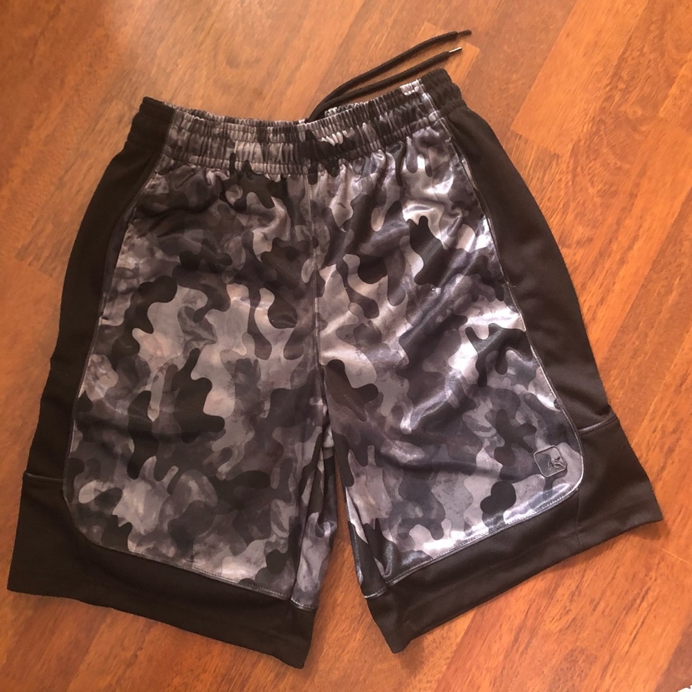 And1 Basketball shorts Men’s size Small